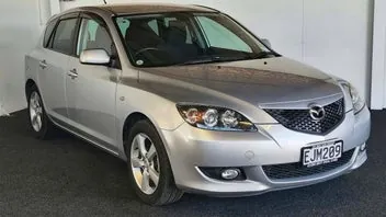 Mazda Axela 2004 photo 2