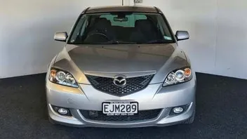 Mazda Axela 2004 photo 3