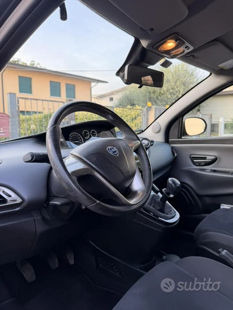 Lancia Ypsilon 2014 photo 4