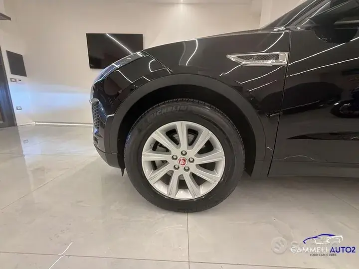 Jaguar E-Pace 2020 photo 4