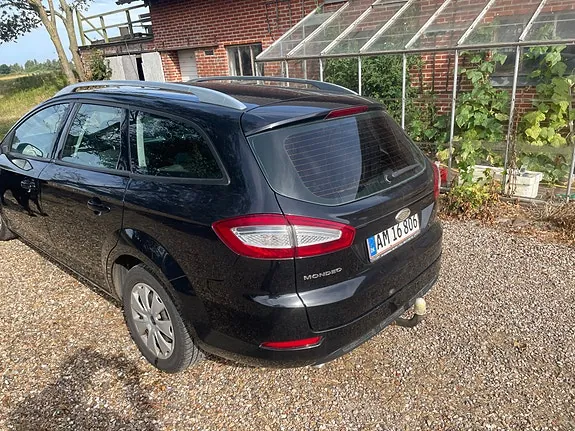 Ford Mondeo 2010 photo 2