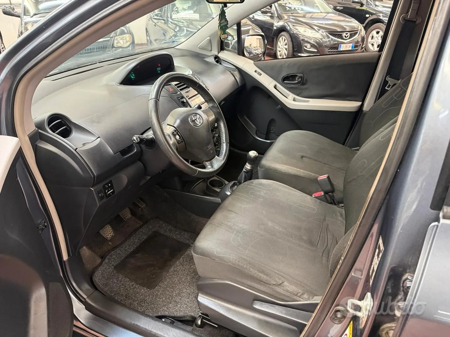 Toyota Yaris 2010 photo 5