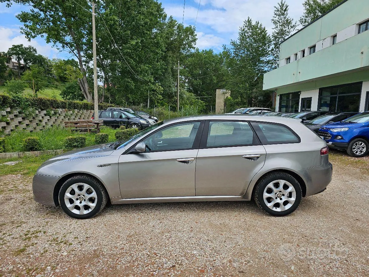 Alfa Romeo 159 2007 photo 3