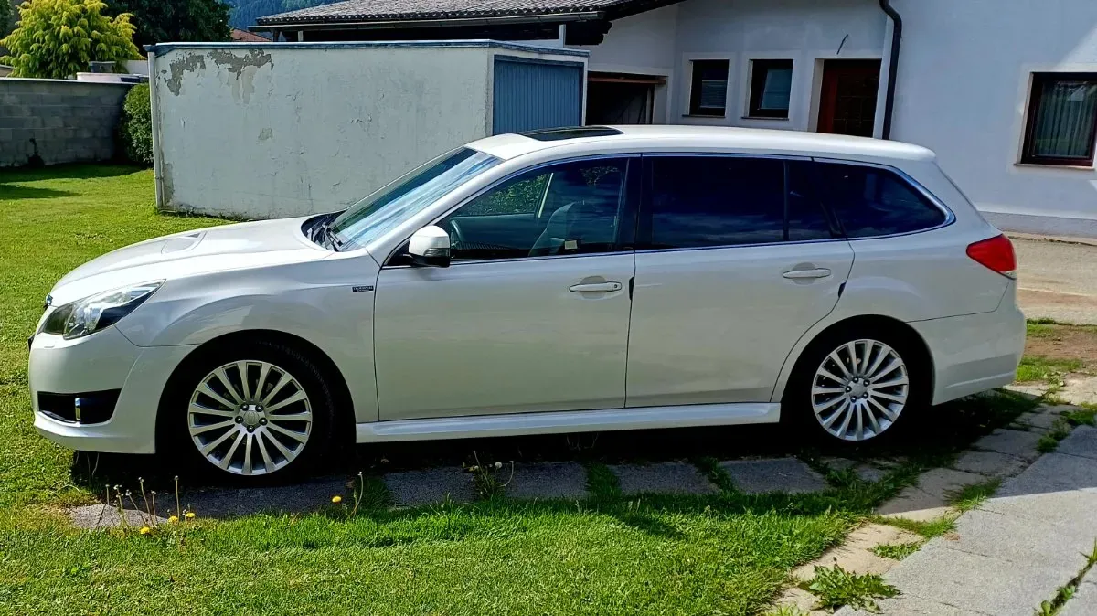 Subaru Legacy 2012 photo 3