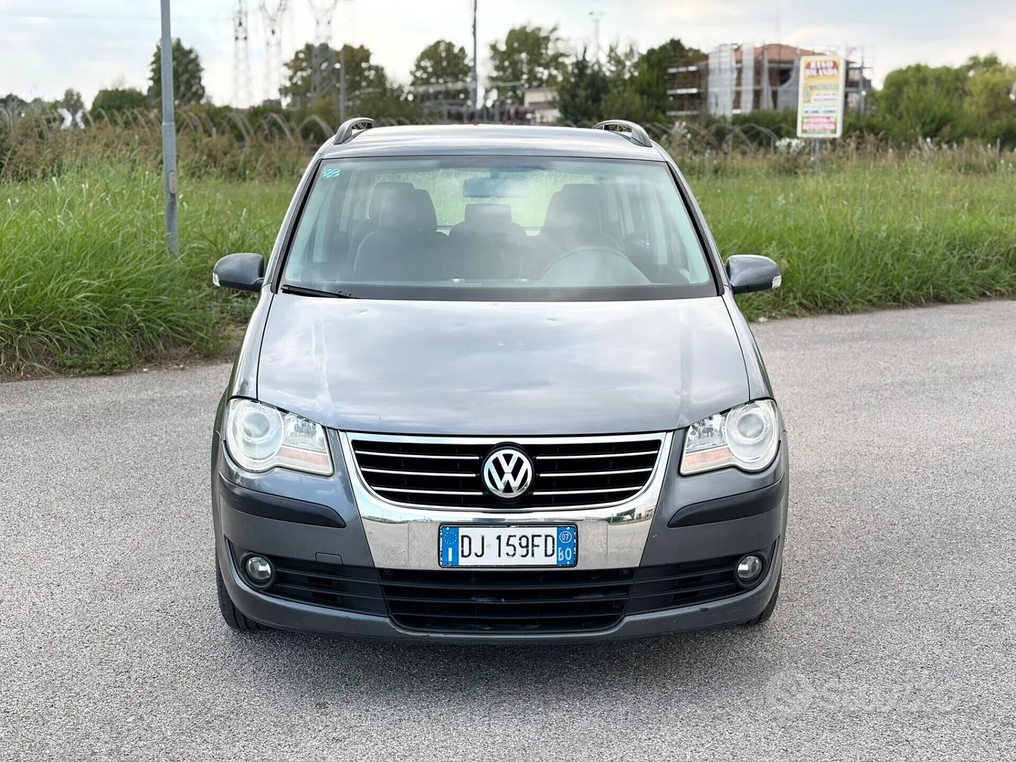Volkswagen Touran 2007 photo 2