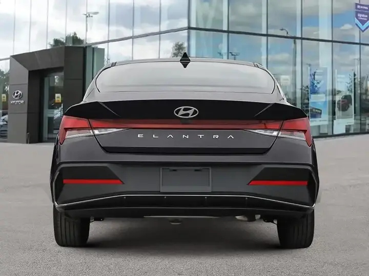 Hyundai Elantra 2026 photo 5