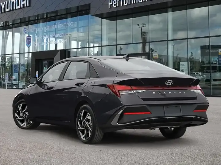 Hyundai Elantra 2026 photo 4
