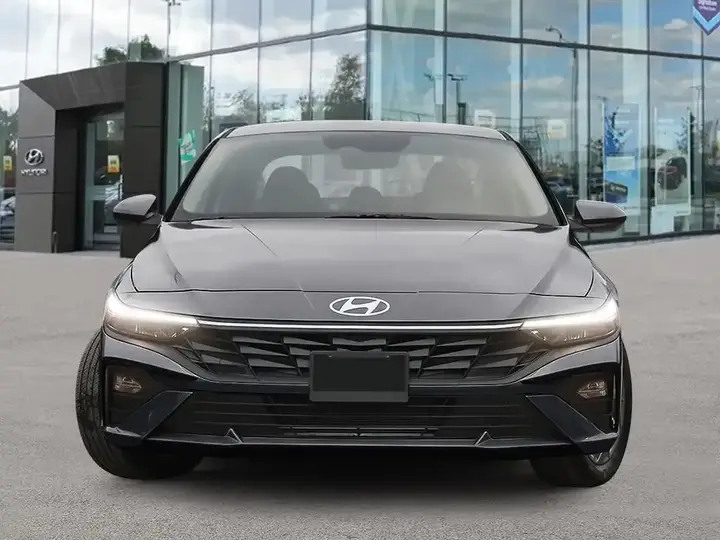 Hyundai Elantra 2026 photo 2
