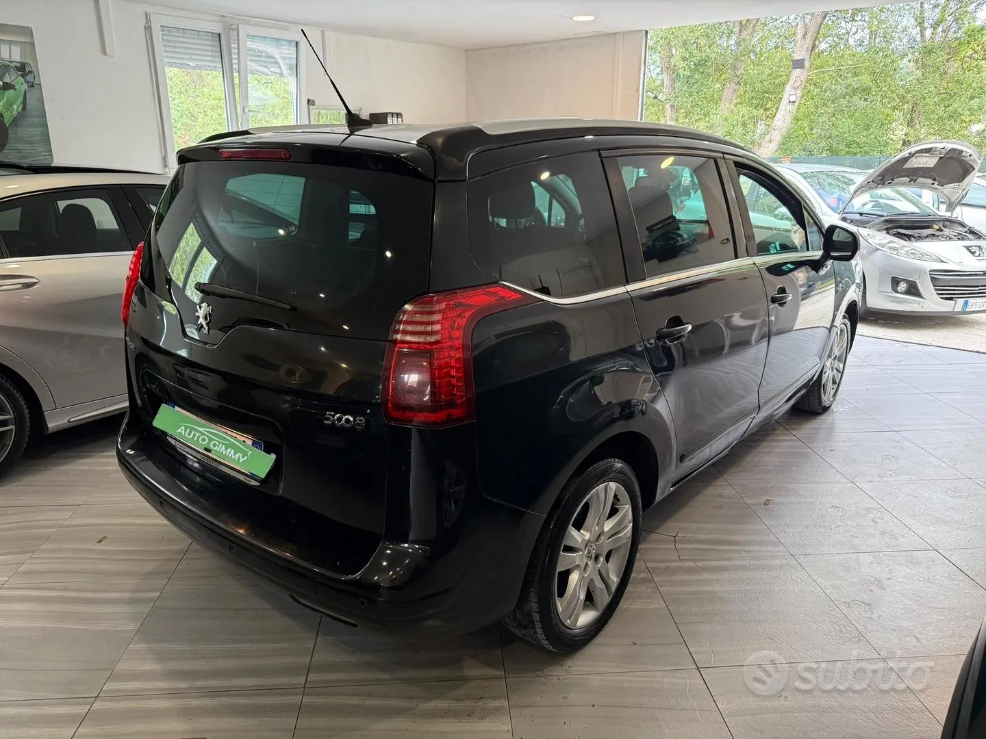Peugeot 5008 2011 photo 3
