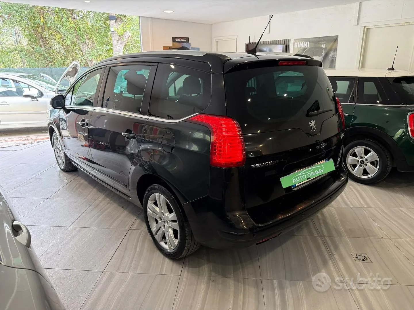 Peugeot 5008 2011 photo 2