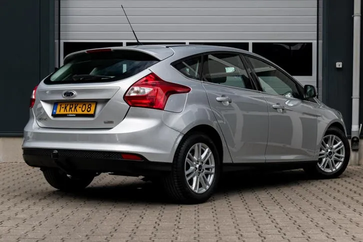 Ford Focus 2013 photo 2