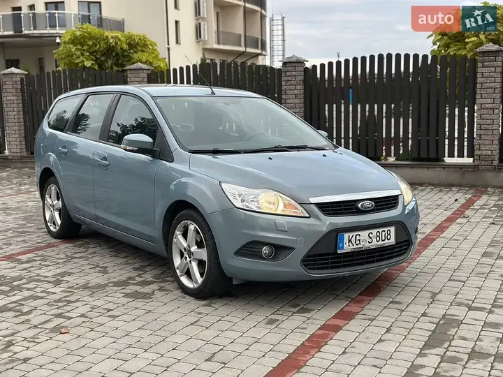 Ford Focus 2009 photo 2