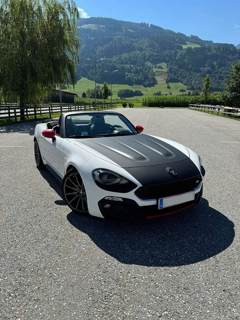 Abarth 124 Spider
