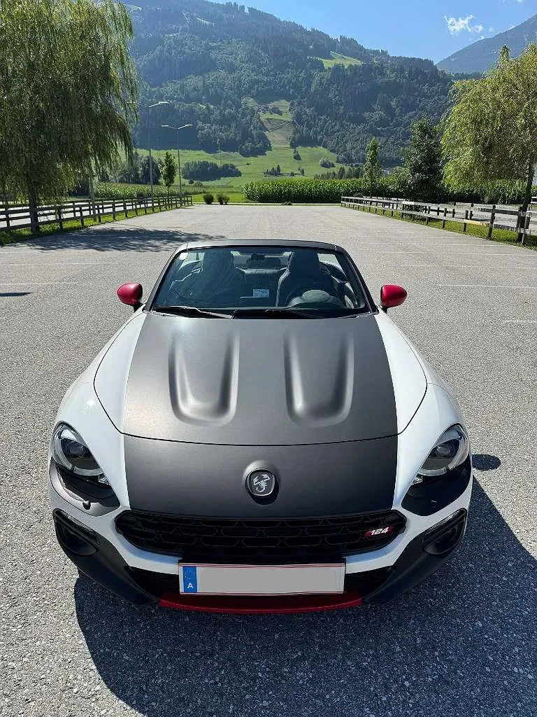 Abarth 124 Spider 2017 photo 2