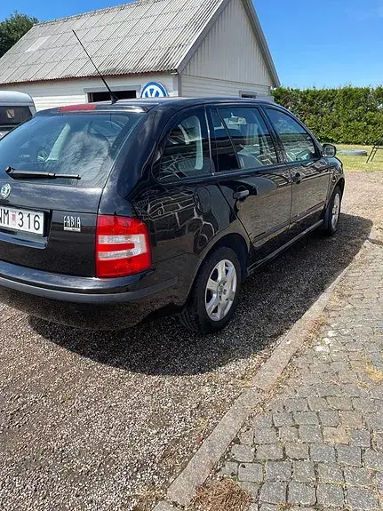 Skoda Fabia 2007 photo 5