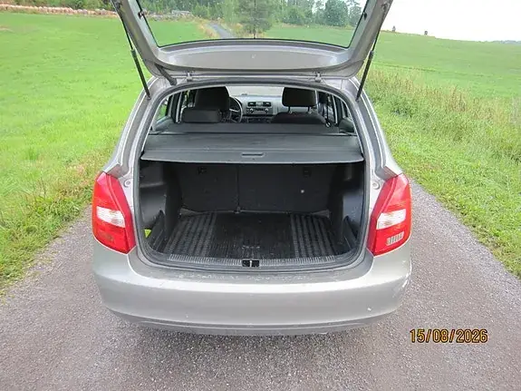 Skoda Fabia 2012 photo 5