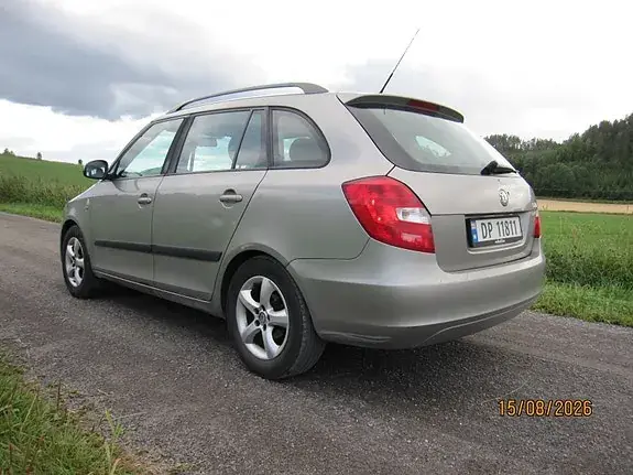 Skoda Fabia 2012 photo 2