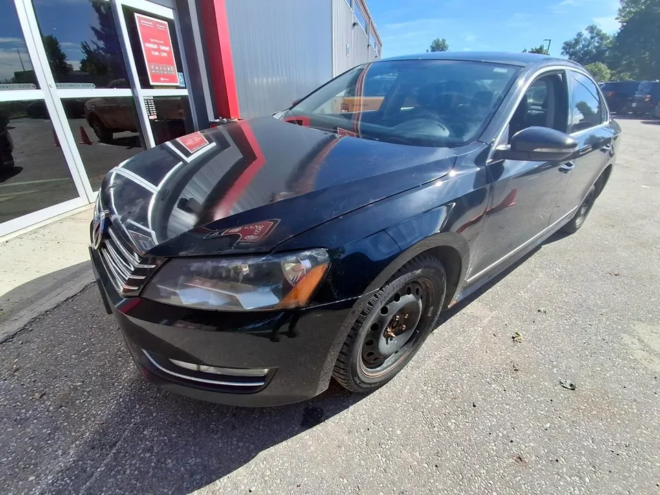 Volkswagen Passat 2012 photo 2