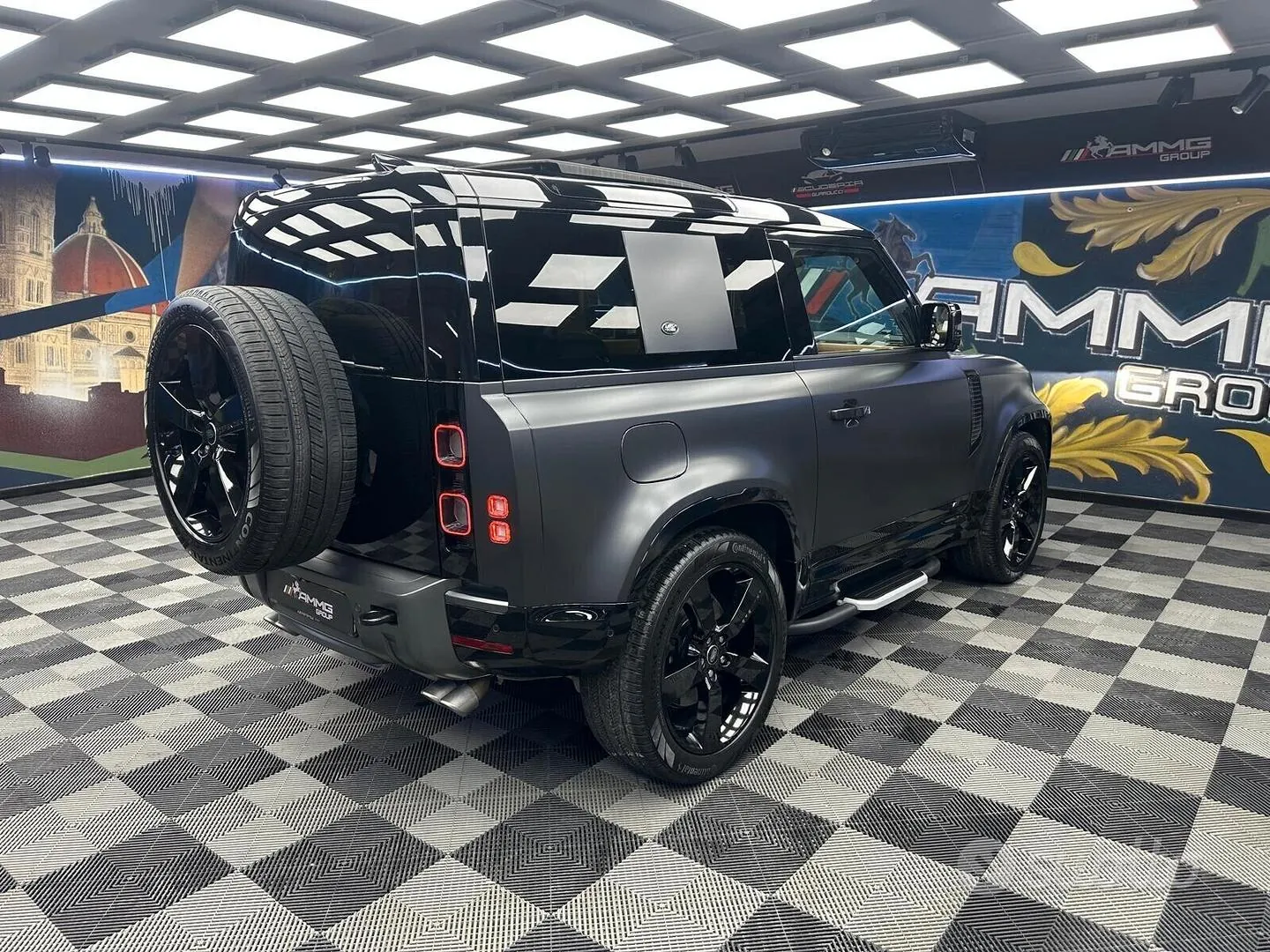 Land Rover Defender 2024 photo 4