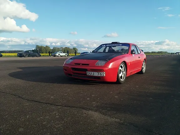 Porsche 944