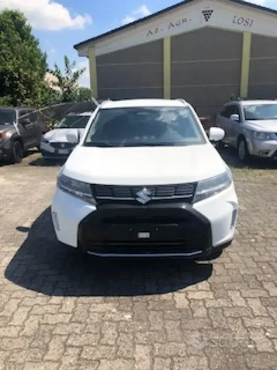 Suzuki Vitara photo 2