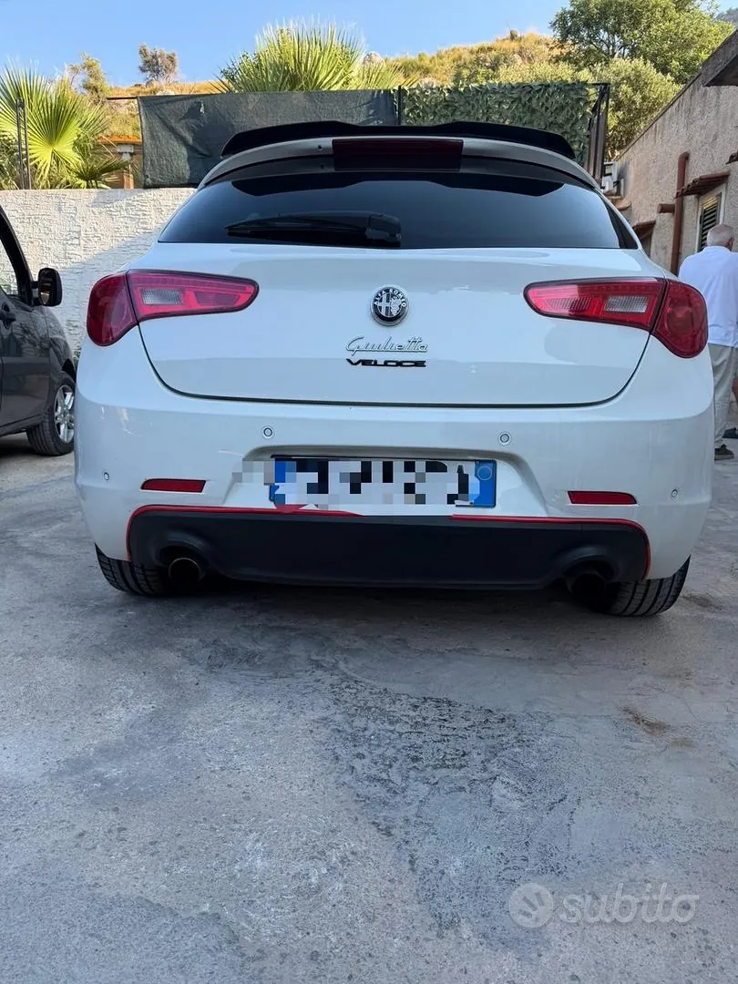 Alfa Romeo Giulietta 2011 photo 4