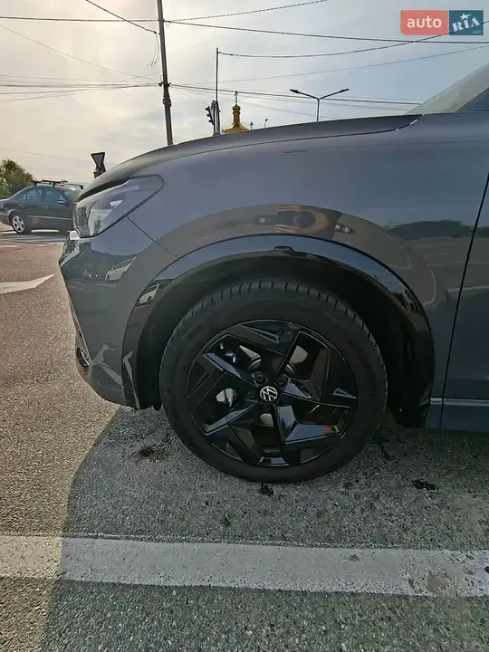 Volkswagen Tiguan 2025 photo 3