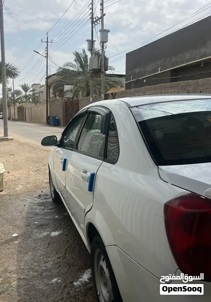 Chevrolet Optra 2012 photo 4