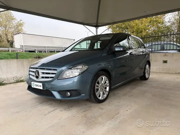 Mercedes-Benz B 220