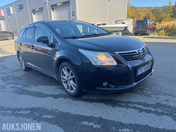 Toyota Avensis 2011 photo 2