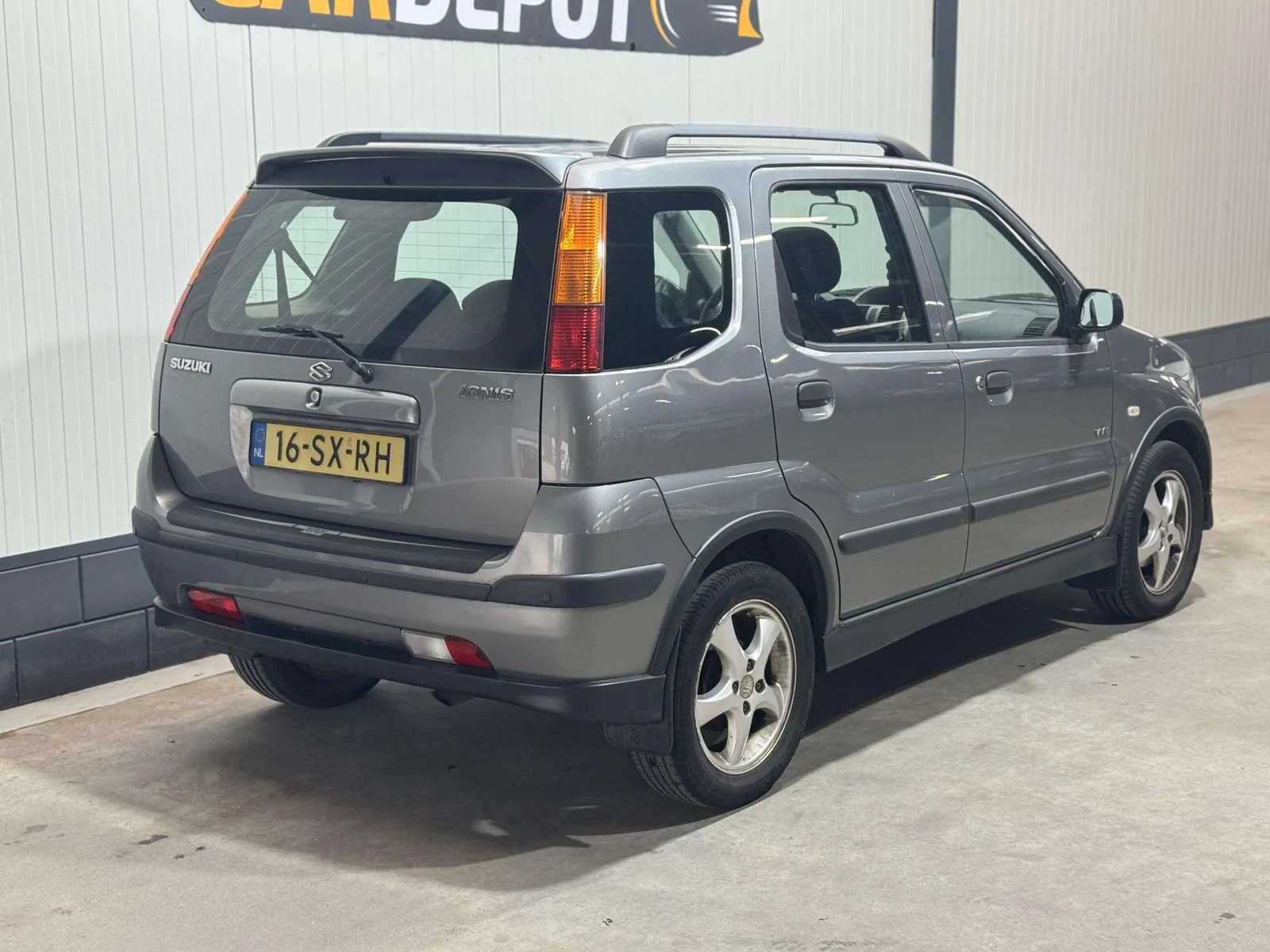 Suzuki Ignis 2006 photo 5