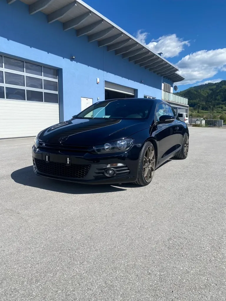 Volkswagen Scirocco 2009 photo 2