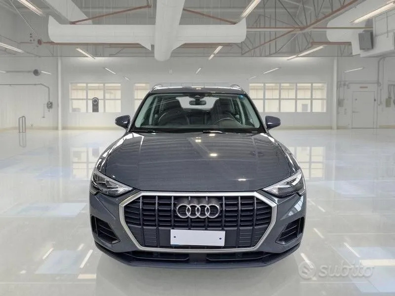 Audi Q3 2022 photo 2