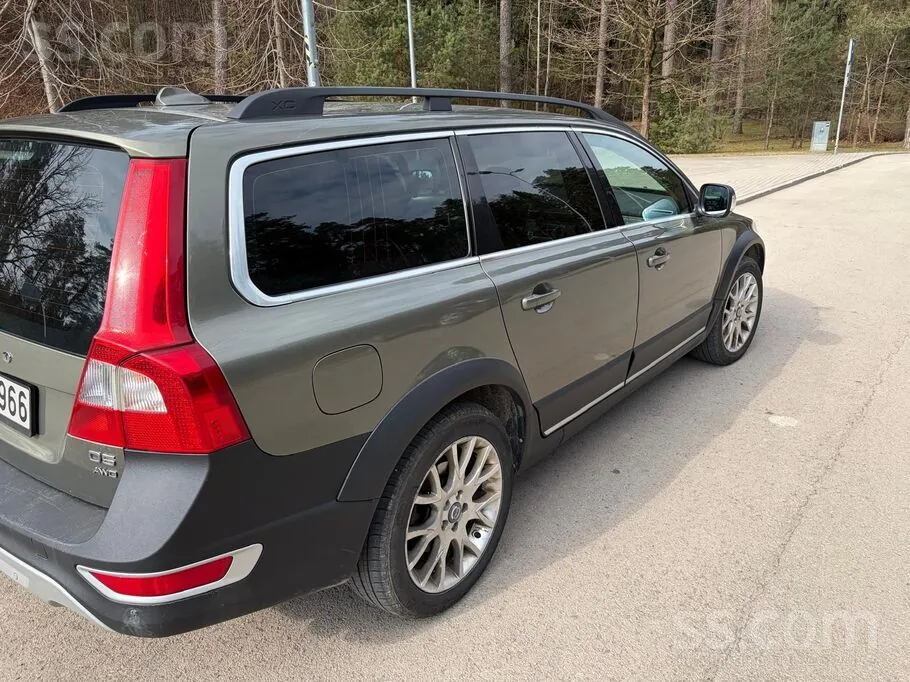 Volvo Xc70 2011 photo 2
