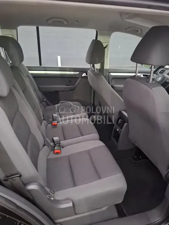 Volkswagen Touran 2012 photo 4