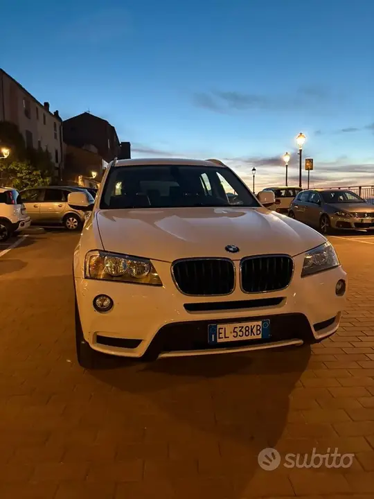 BMW X3 2011 photo 2