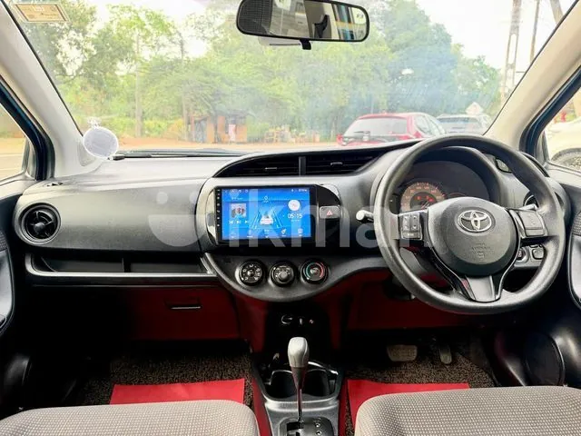 Toyota Vitz 2017 photo 5