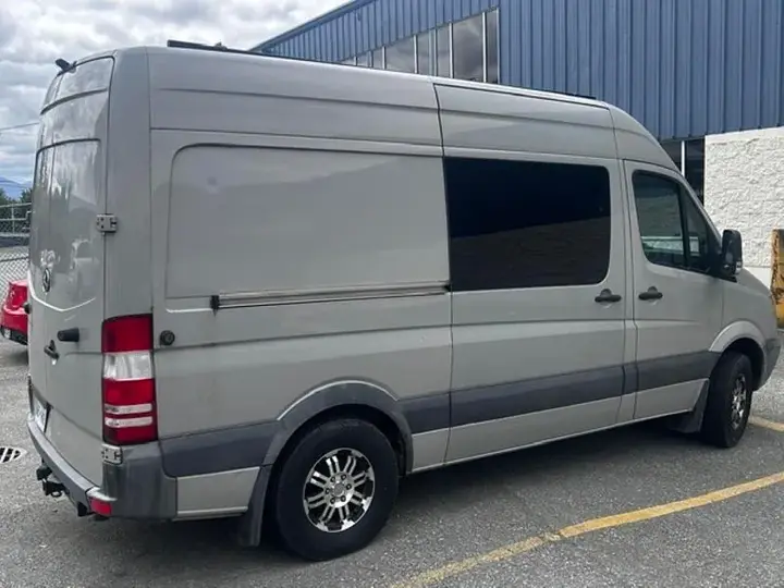 Mercedes-Benz Sprinter 2010 photo 2