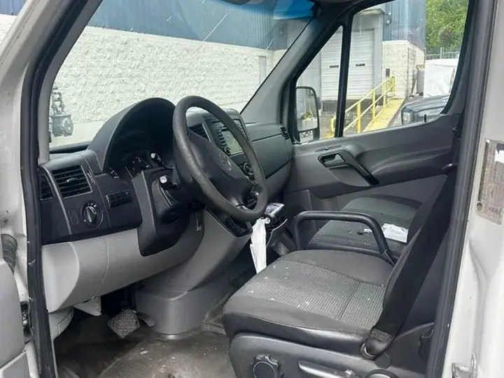 Mercedes-Benz Sprinter 2010 photo 5