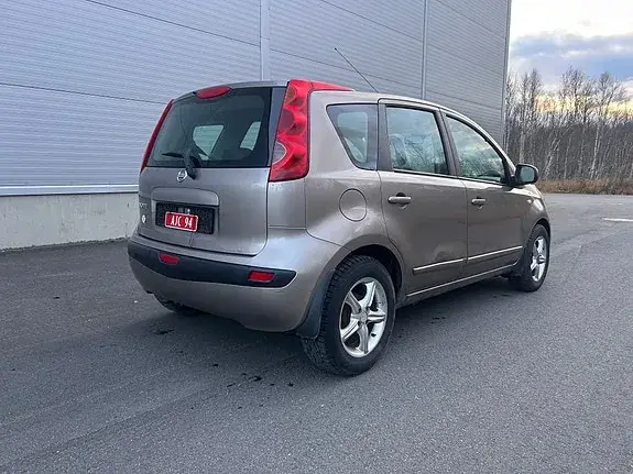 Nissan Note 2006 photo 4