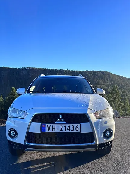 Mitsubishi Outlander 2010 photo 2