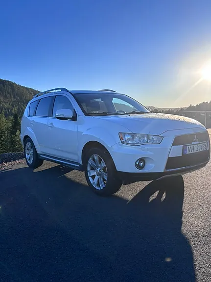 Mitsubishi Outlander 2010 photo 4