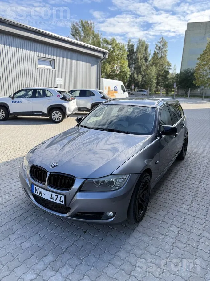BMW 318 2011 photo 4