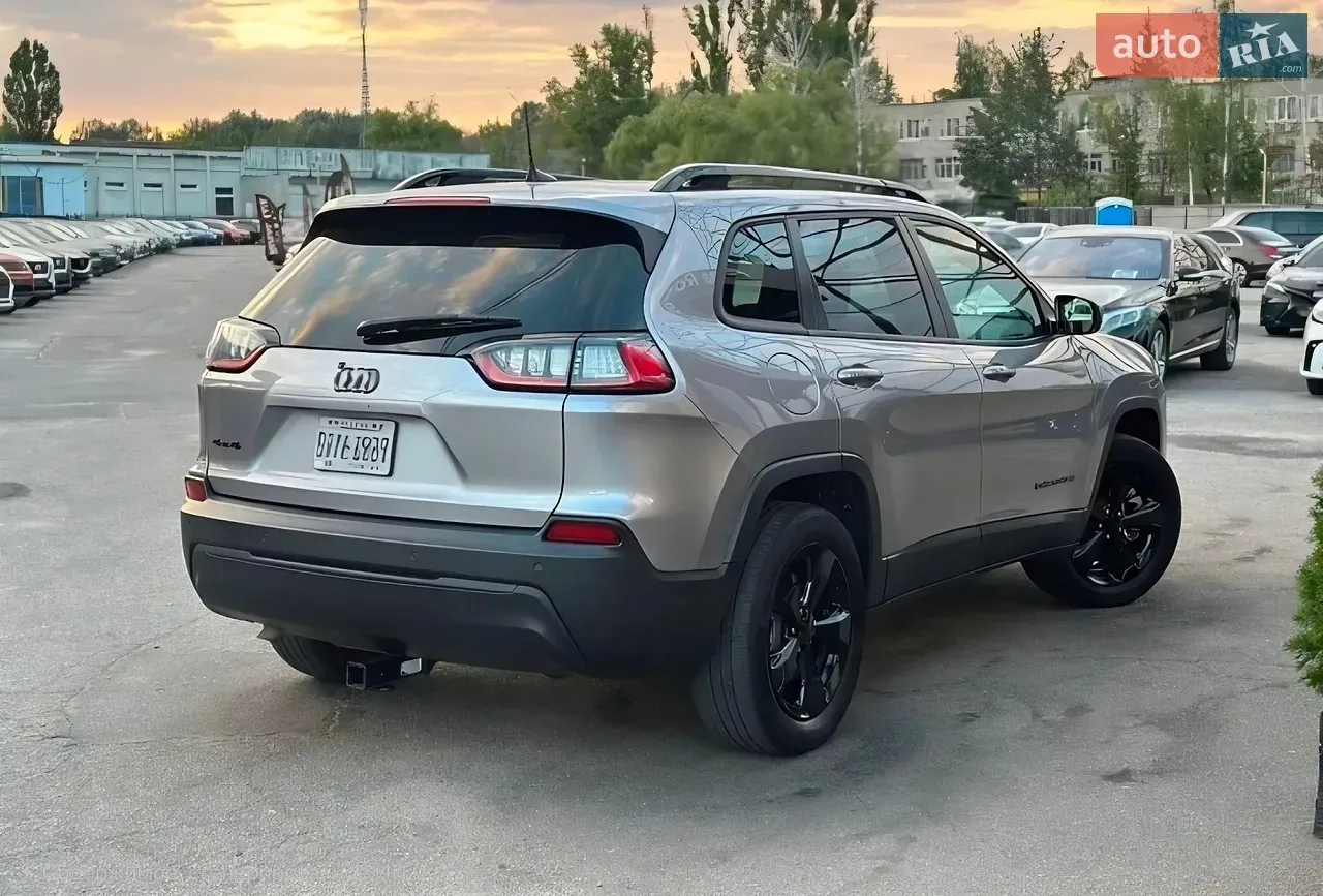 Jeep Cherokee 2021 photo 3