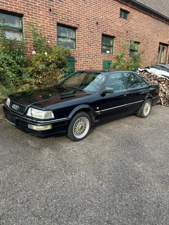 Audi V8