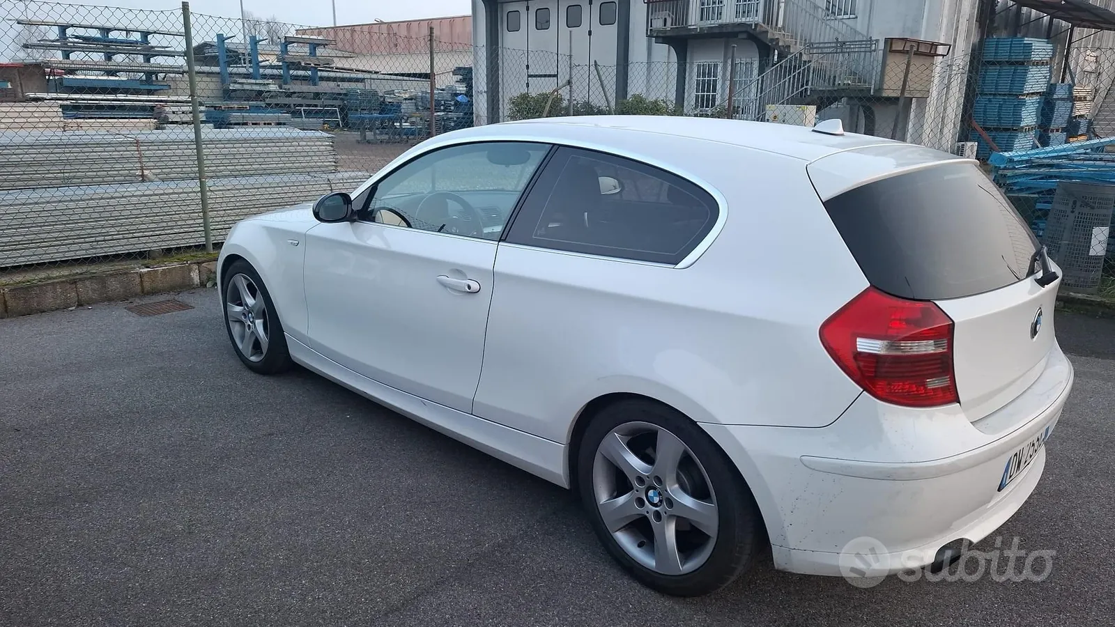 BMW 116 2010 photo 3