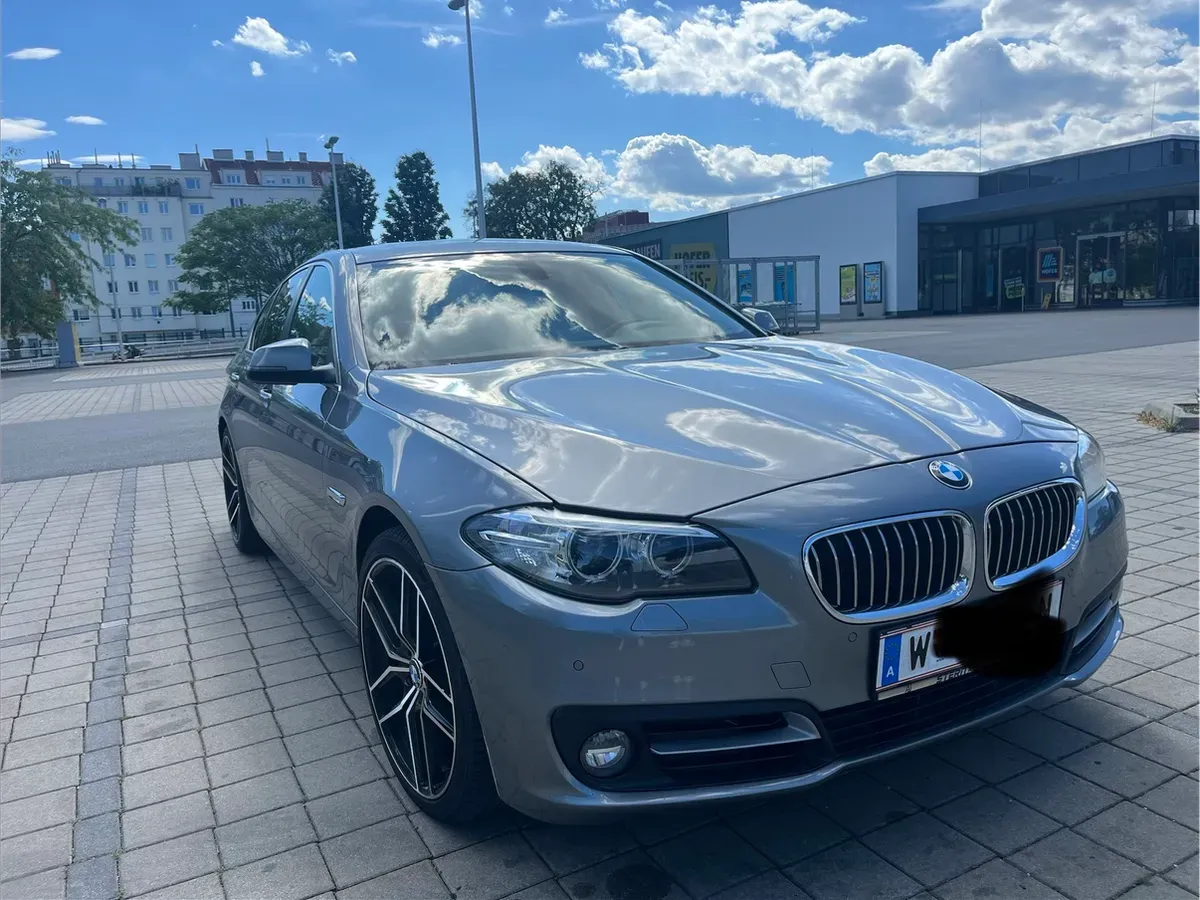 BMW 5 Series 2013 photo 2