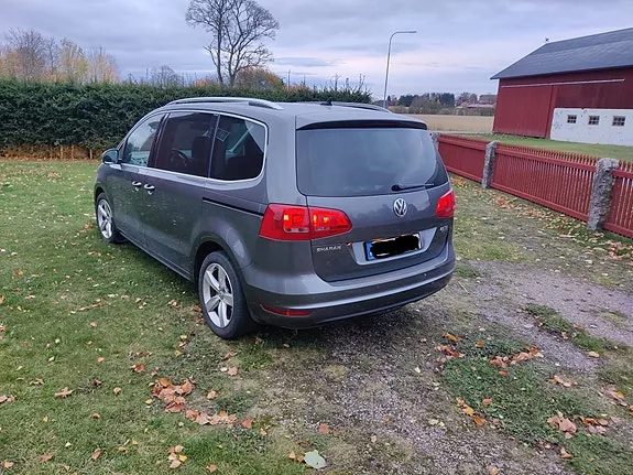 Volkswagen Sharan 2012 photo 2