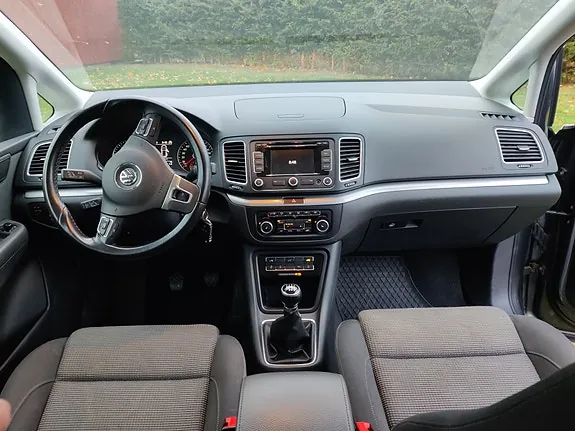 Volkswagen Sharan 2012 photo 4