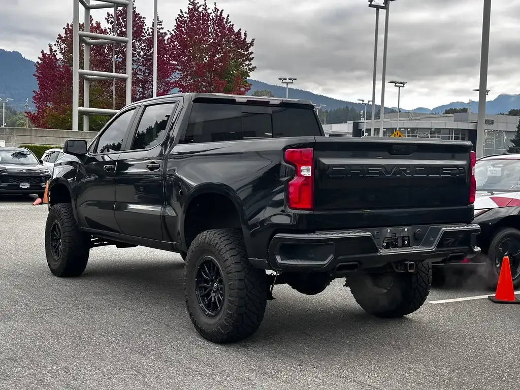 Chevrolet Silverado 1500 2021 photo 3
